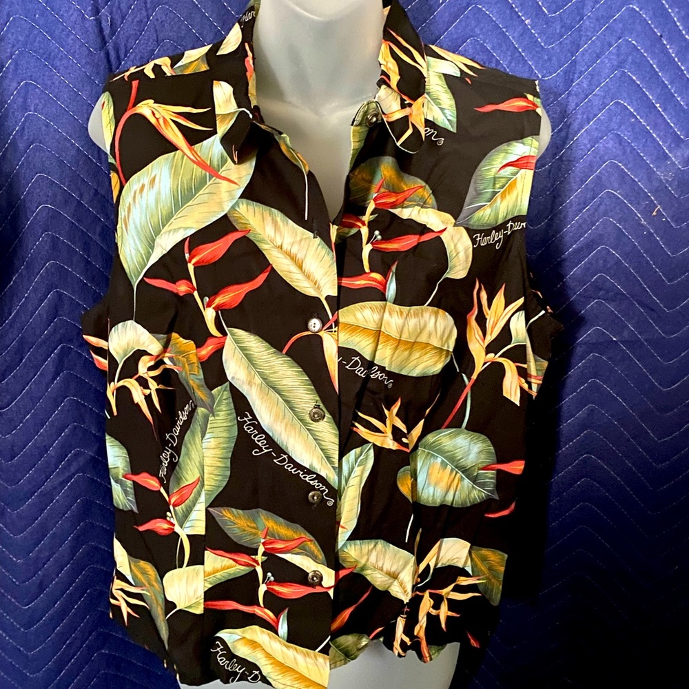 Harley Davidson woman’s sleeveless button down shirt